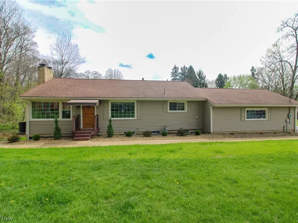 324 Neff Dr, Canfield, OH 44406