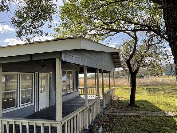 3rd image of 5589 County Road 469