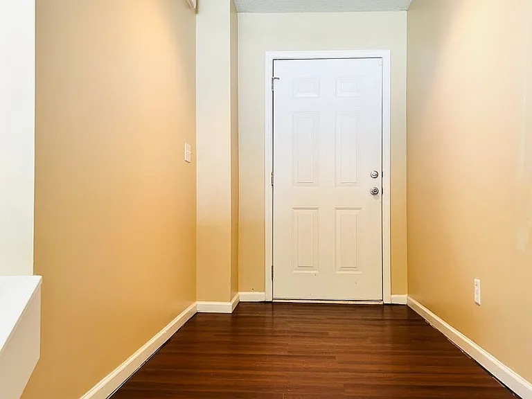 829 Whitetail Ct — Photo 2