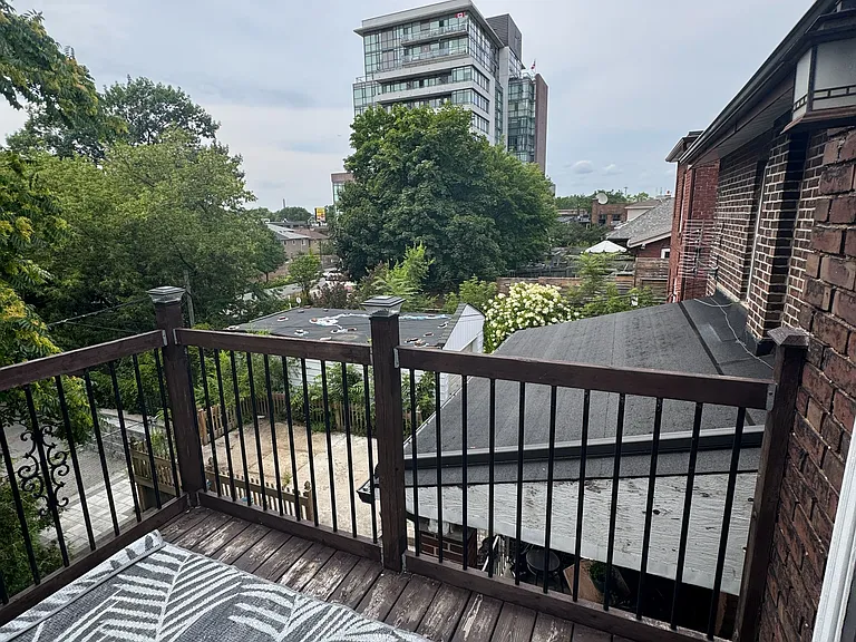 920 Woodbine Ave — Photo 7
