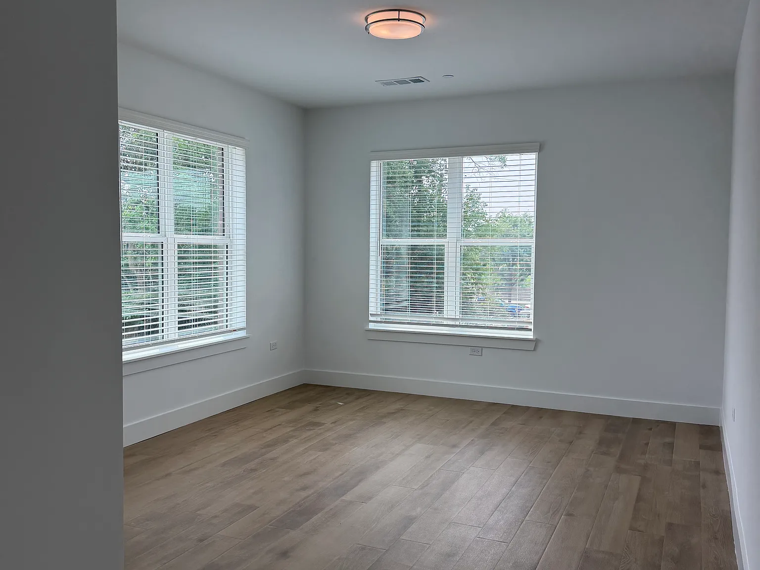 2 bed, 2.0 bath, 1196 sqft, $3,289 — Photo 1