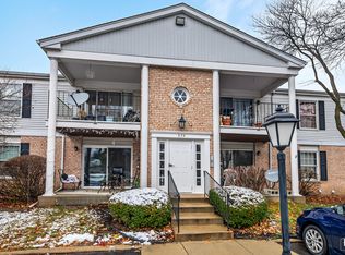 979 Golf Course Rd APT 3, Crystal Lake, IL 60014