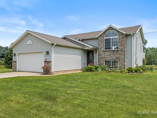17272 McPhail Ave NE, Cedar Springs, MI 49319
