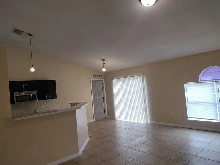 716 Swan Way — Photo 7