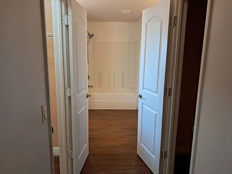 4910 Bywood St — Photo 18