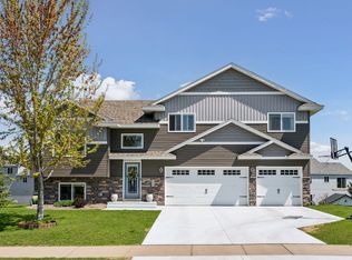 906 Bellaire Blvd NW, Isanti, MN 55040