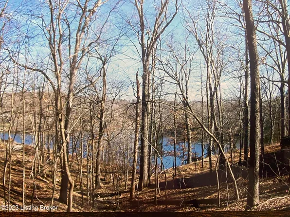 32-33 Lakeshore Pkwy, Brandenburg, KY 40108