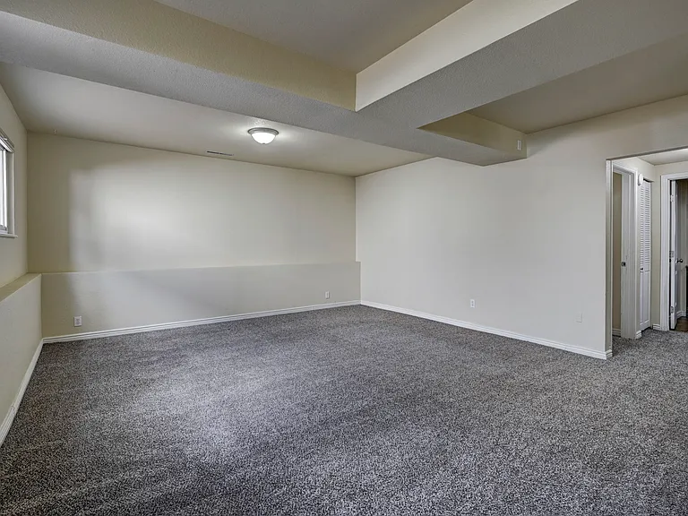 4318 Moonbeam Dr — Photo 32