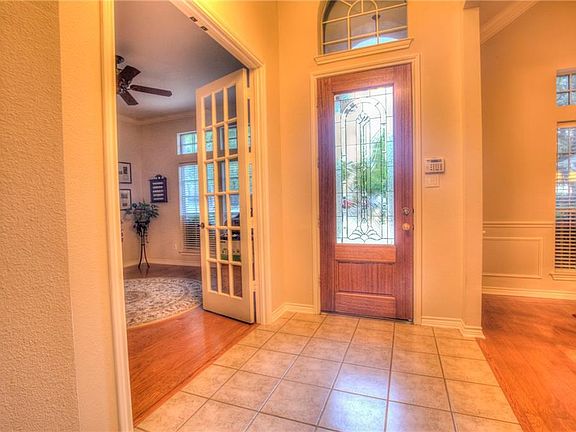 4th image of 2111 Birdwood Cir
