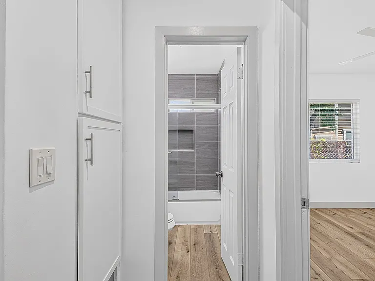 933 Alamitos Ave — Photo 21