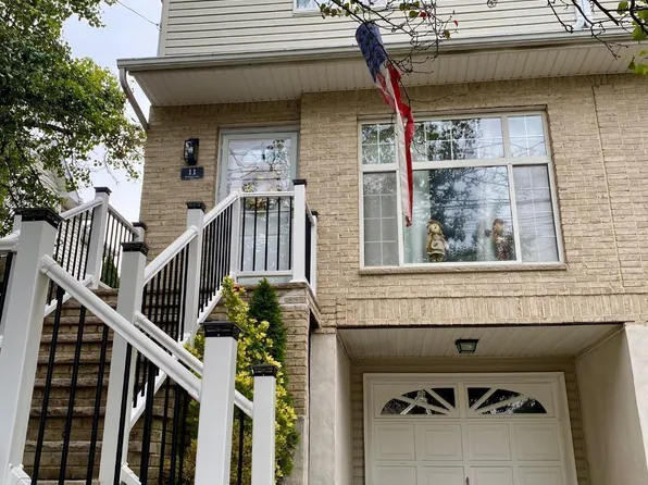 11 Jessica Ln, Staten Island, NY 10309