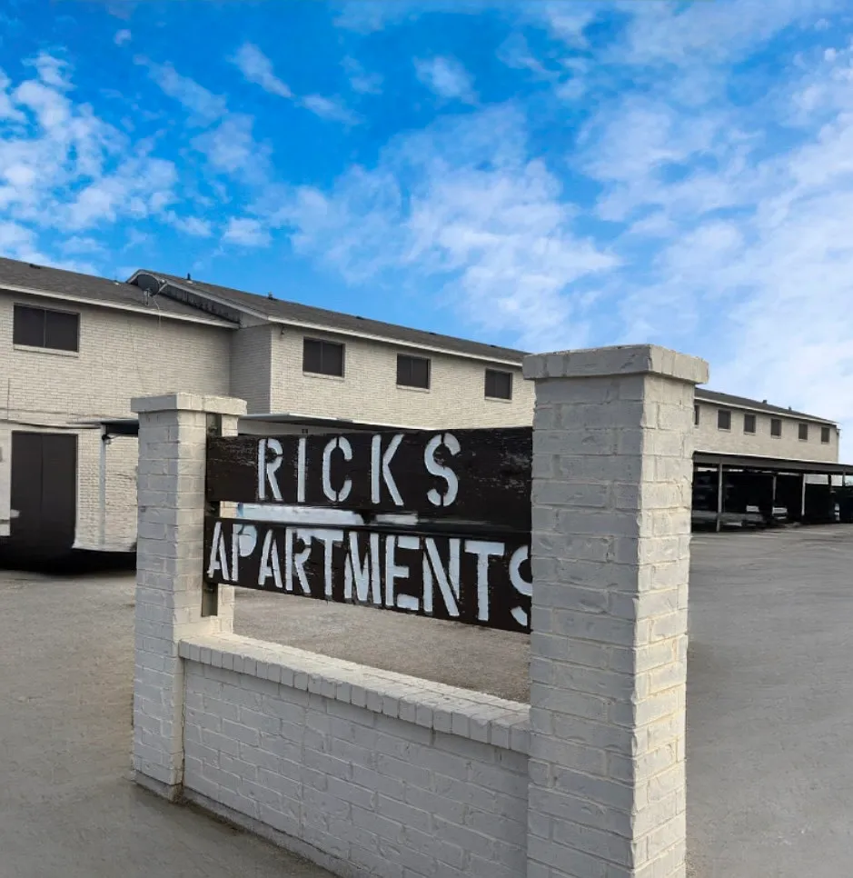 Ricks Apartments — Photo 3