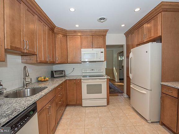 4th image of 329 Ivy Rock Ln