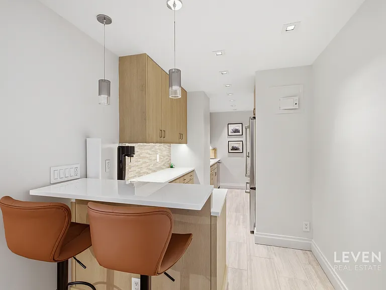 220 E 65th St #12J — Photo 4