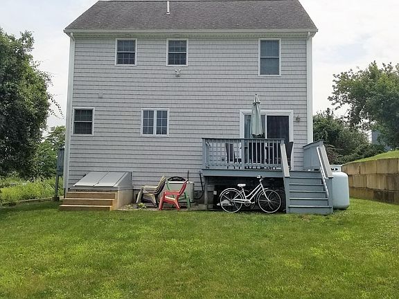 rear view of house and deck