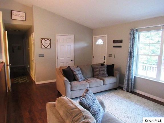 4th image of 202 Glenridge Cir
