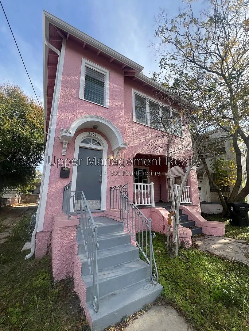 3 bed, 1.0 bath, $2,000 — Photo 1