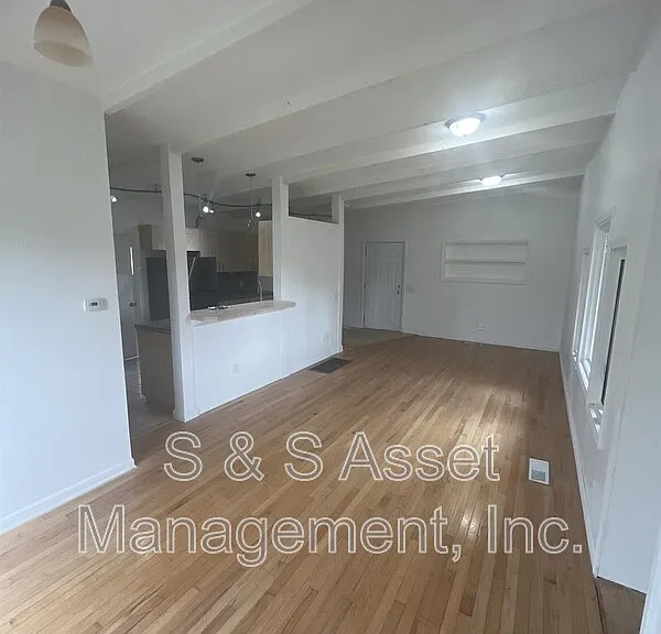 3252 E Lake Lansing Rd — Photo 9