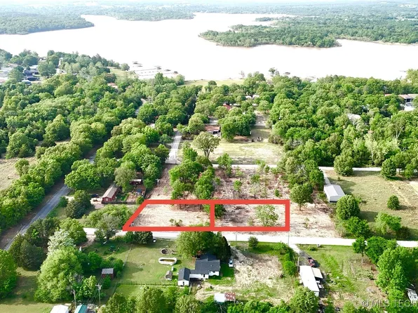 3 E 1168th Rd, Eufaula, OK 74432