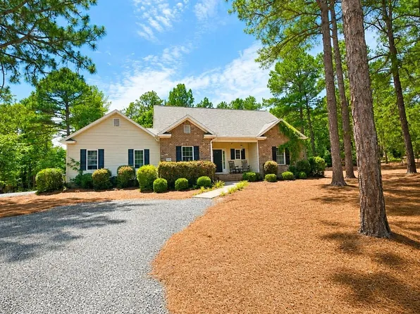 124 Lancashire Lane, West End, NC 27376