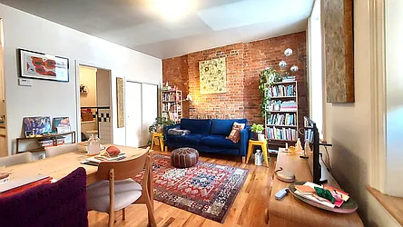 Rented by R New York