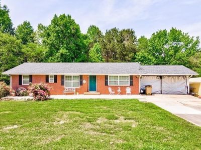 5284 Strickland Rd, Flowery Branch, GA, 30542