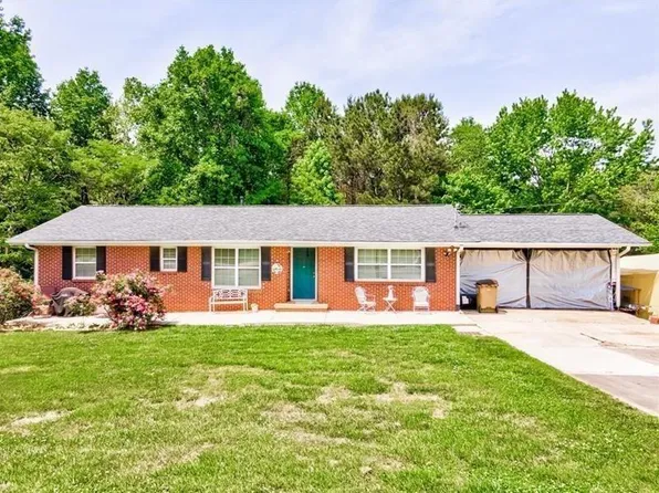 5284 Strickland Rd, Flowery Branch, GA 30542