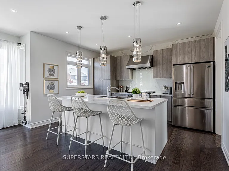 11 Empire Dr — Photo 13