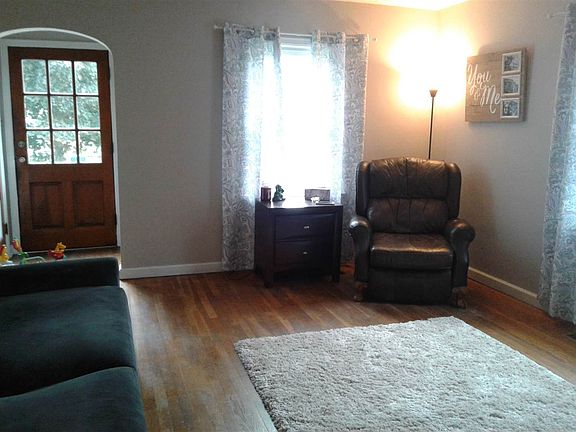 2nd image of 2343 Seabury Ave