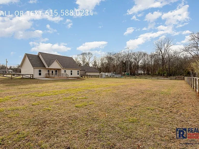 1318 Summer Station Dr — Photo 2