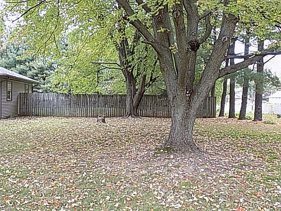 3rd image of 23099 Rebecca Dr