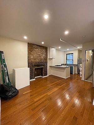 2nd image of 136 Orchard St #12