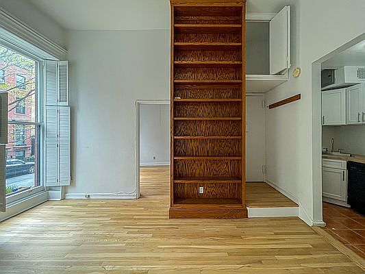 4th image of 250 Henry St APT 1A