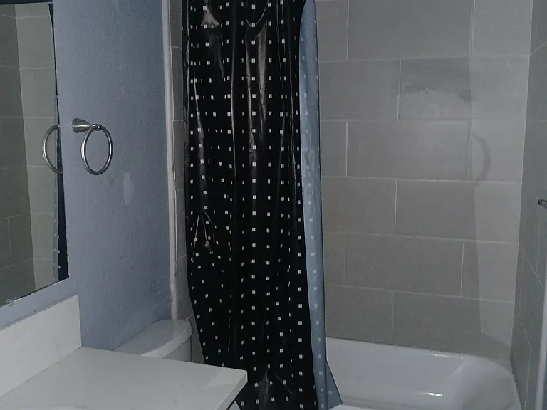 2415 W St #6 — Photo 13