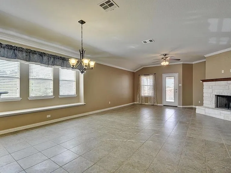 2109 Granite Springs Rd — Photo 4