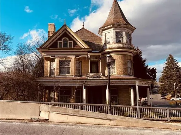 404 Main St, Slatington, PA 18080