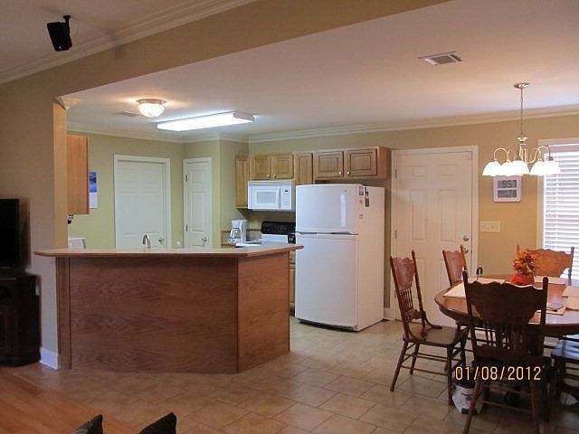 2nd image of 318 Daralyn Dr
