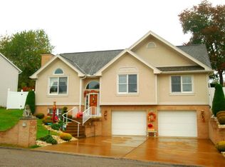 4620 Easy St, West Mifflin, PA 15122