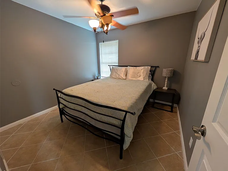 714 N Vista Dr — Photo 13