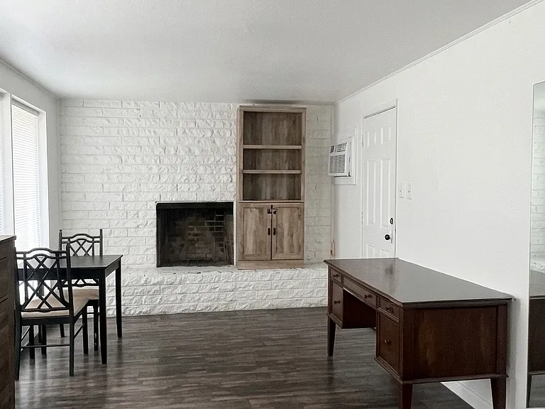 3028 NE 14th Dr — Photo 2