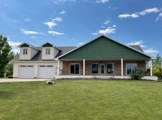 319 Steven Ave, Devils Lake, ND 58301