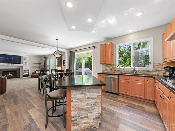 3rd image of 5402 Timber Trail Pl