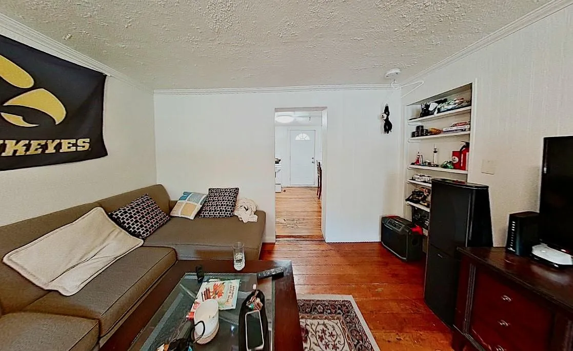 4 bed, 1747 sqft, $2,640 — Photo 4