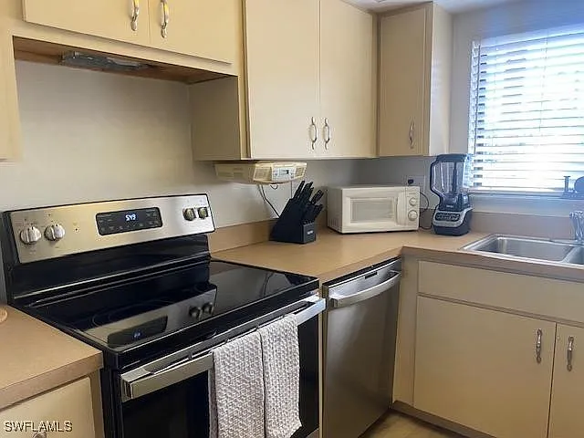 4240 Steamboat Bnd #204 — Photo 8