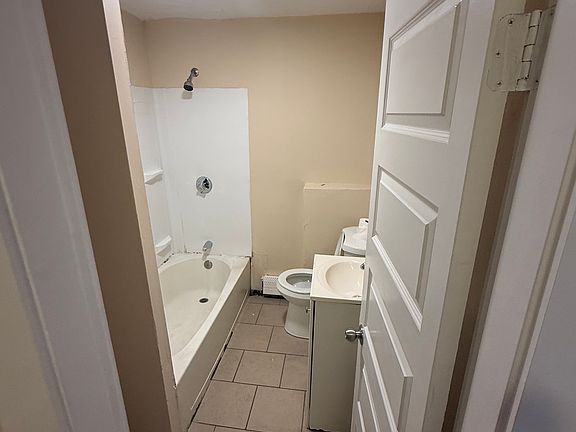 2nd image of 37 Laighton St