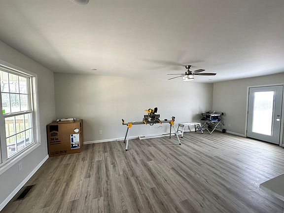 2nd image of 122 W Cedar Grv
