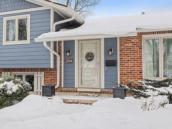 2nd image of 2134 Ascot Rd