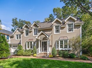 19 Chestnut Dr, Glen Rock, NJ 07452