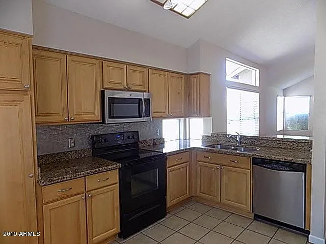 3305 E Wildwood Dr — Photo 8