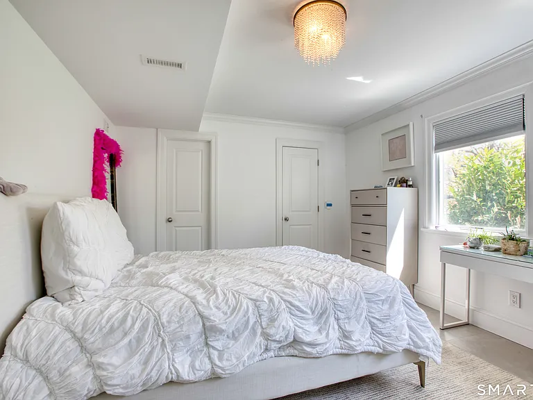 35 Dartmouth Rd — Photo 15